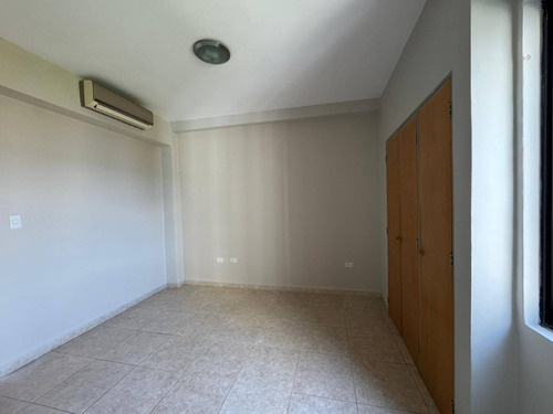 Venta De Apartamento En Resd. Bahía De Plata La Trigaleña Alta - Wc