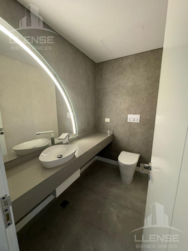 Casa En Venta 6 Ambientes, Vista Laguna- Barrio Nuevo Quilmes