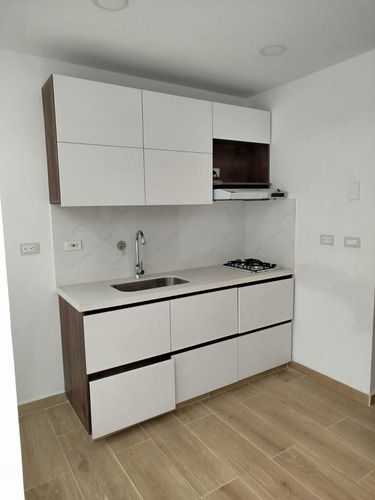 Aparta Estudio Interno En Venta En La Ceja ( A 3 Cuadras Del Parque Principal)