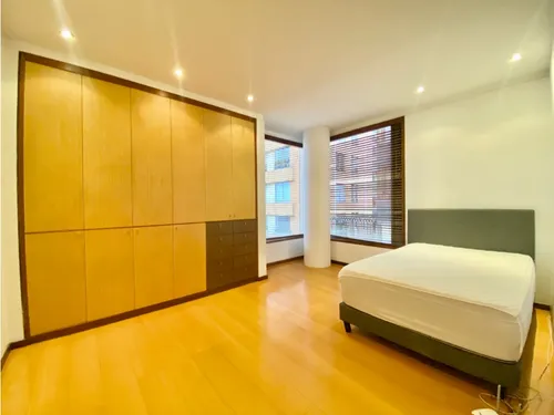 Chico Reservado, Apto Duplex Con Excelentes Acabados