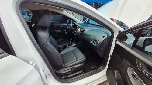 Imagen 7 de 11 de Chevrolet 2017 Cruze 1.4 4 Ptas Lt 61000km