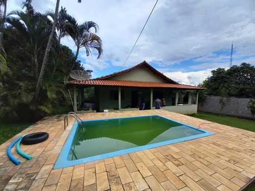 1.045m², Casa Com 02 Dormitórios, Piscina E Churrasqueira !!