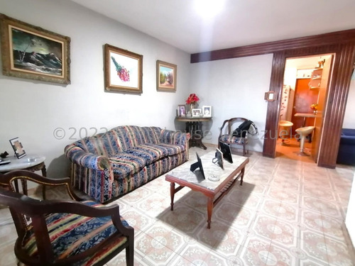 En Venta, Quinta Con 525 M2 De Terreno, Urb Los Libertadores, Barquisimeto. Coflex 255575 - #// Monica C., Ofertas Limitadas, Inversion Inteligente/*#