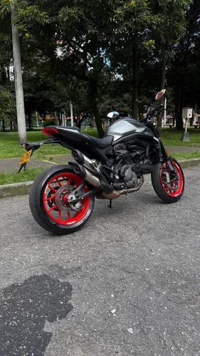 Ducati Monster 937