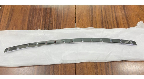 Friso Cromado Protetor Parachoqu Traseiro Gla200 A1568850011
