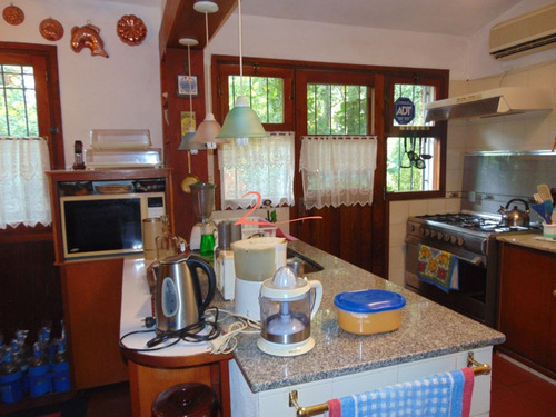 Casa En Pinares, 3 Dormitorios *- Ref: 3870