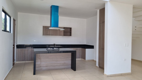 Casa(46) En Venta En Privada Zendera En Conkal