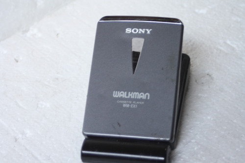 Walkman Sony Vm Ex1 Raro Leia Detalhes Item Coleçao (Usado)
