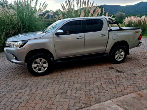 Toyota Hilux 2.8 Cd Srv 177cv 4x4 At