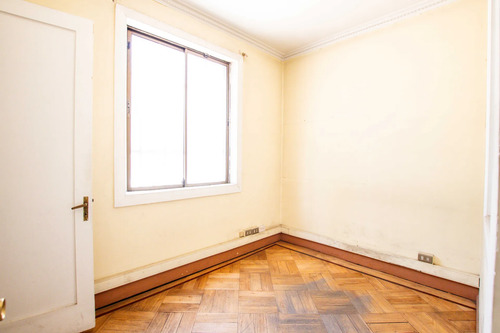 Gran Casa Comercial // Providencia (79669)