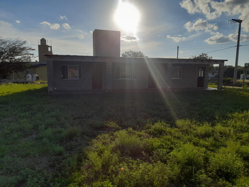 Condominio Con Cuatro Departamentos. Villa Giardino Cordoba