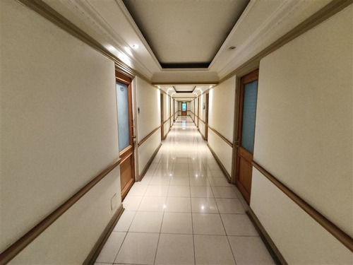 Imagen 15 de 16 de Oficina En Venta De 1 Privado Y 1 Baño En Santiago