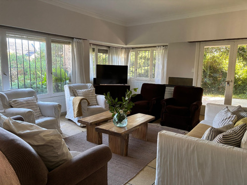 Casa Con Gran Jardin Cerca Del Mar Mar Del Plata
