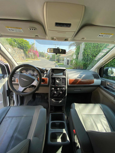 Chrysler Town & Country Touring