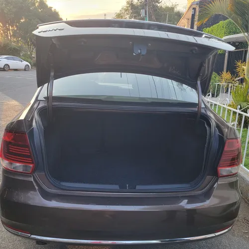 Volkswagen Vento 1.6 Highline Mt