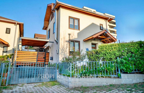 Estupenda Casa En Condominio Con Vista Al Mar