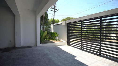 Residencia Con Acabados De Lujo En San Patricio