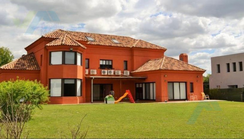 Casa En La Berlina, Pilará
