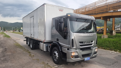 Iveco Tector Modelo 240 E 28 Cabina Lei Baú Ano 2015 Com Ar
