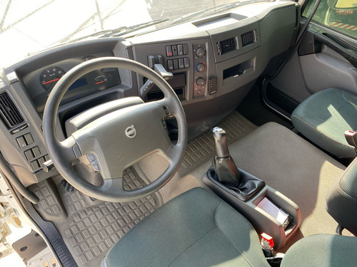 Volvo Vm 270 Cabine Leito Ano 2022 Sider 8 Metros 14 Paletes