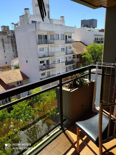 Imagen 2 de 23 de Departamento 3 Ambientes C/ Cochera Y Balcon A La Calle En Chauvin