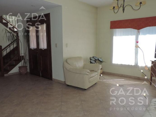 Venta Casa 5 Ambientes Barrio Privado La Deseada.