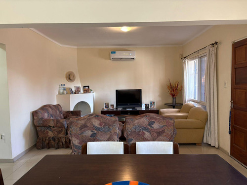 Casa En Venta En Godoy Cruz