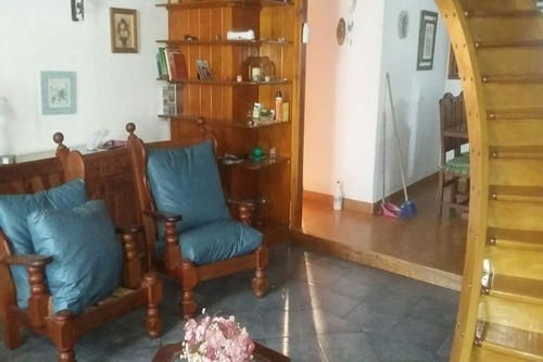 Imagen 2 de 24 de Casa Alpina Ubicada En Barrio Norte Gas Natural Y Alarma