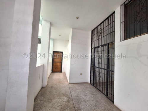 Apartamento Tipo Estudio A Estrenar En Chivacoa 24-26064 Dh