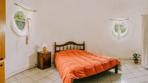 Casa C/departamento En Sta. Isabel, Zona Uritorco