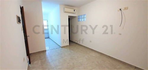 Imagen 2 de 7 de Departamento En Venta 1 Dormitorio Y Patio La Plata