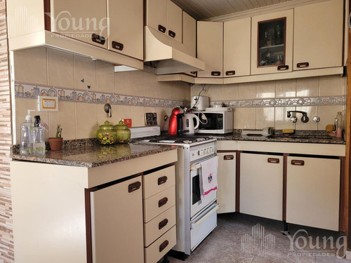 Imagen 11 de 22 de Venta Ph En Bernal Centro ! Excelente Estado . 3 Ambientes Con Patio