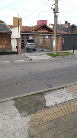 Imagen 3 de 24 de Casa A Una Cuadra De Acceso Oeste De 3 Ambientes Impecable
