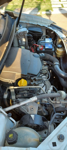 Imagem 8 de 12 de Renault Logan 2016 1.6 Expression Hi-power 4p