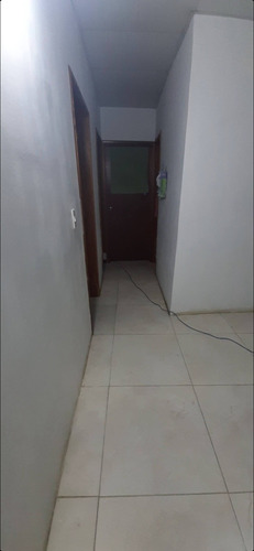 Imagen 6 de 14 de Casa Grande De 2 Pisos 4 Cuartos Y 2 Baños.
