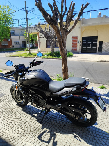 Dominar 400