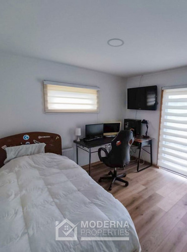 Casa De 135 M2, 4d / 3b En Sitio De 5000 M2