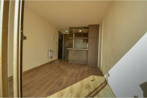 Departamento En Barrio Italia. Muy Buena Ubicación
