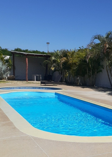 Imagen 2 de 15 de Townhouse En Higuerote Via Carenero