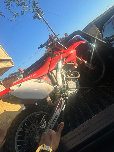 Si Buscas Poder En La Motocross Honda Crf250r Lo Encontrarás