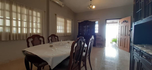 Imagen 6 de 11 de Casas En Venta El Toro Las Delicias 04121990156