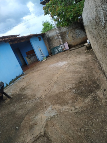 Imóvel Com 3 Construções Em Nerópolis Go