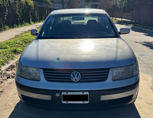Volkswagen Passat 1.9 I