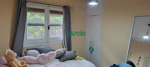 Venta De Casa, Las Toscas, 3 Dormitorios, Living Comedor Con Estufa Leña, Sobre Aveninda Principal.