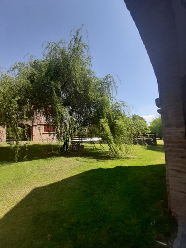 Venta O Consecion - Complejo De 4 Cabañas, 1 Casa, Piscina