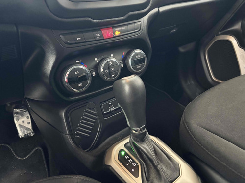 Jeep Renegade 1.8 16V FLEX LONGITUDE 4P AUTOMÁTICO