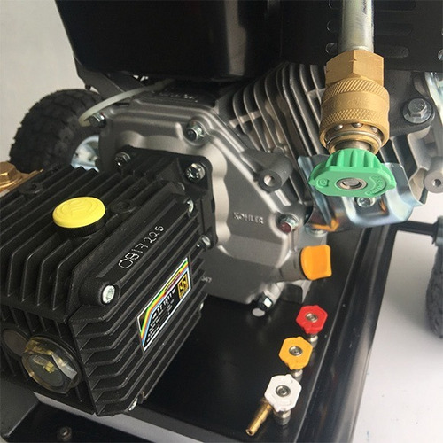 Imagen 7 de 10 de Hidrolavadora A Gasolina Industrial Mini Benz 3200 Psi Motor 6.5 Hp Kholer Y Bomba Italiana Interpump De Uso Continuo