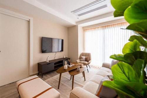 Apartamento Estilo Condo-hotel En Venta En Naco, 2 Habitaciones