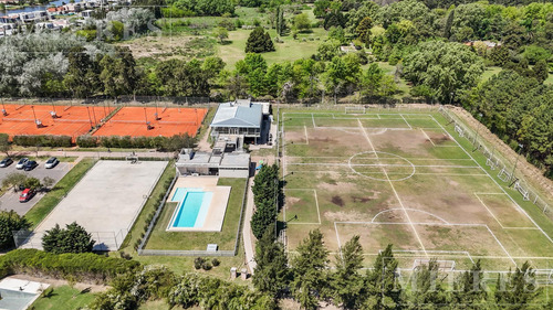 Casa En Venta Sobre Lote Interno En San Matias Área 2
