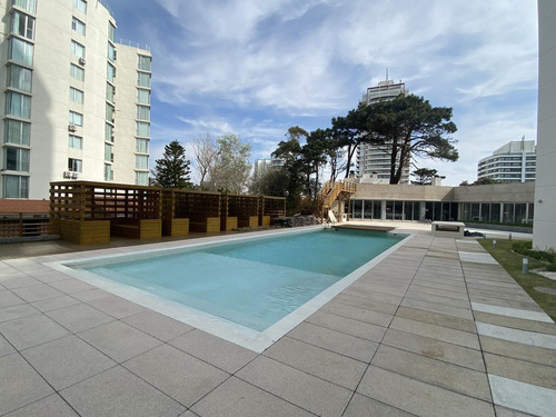 Imagen 22 de 30 de Wind Tower Parada 7 De La Brava, Punta Del Este. Espectacular Apartamento En Piso Alto Equipado.